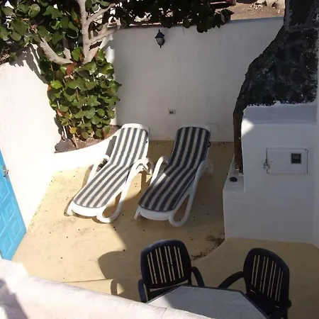 La Caleta Sleeps 4 Wifi Apartman Famara