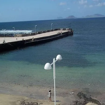 La Caleta Sleeps 4 Wifi Famara