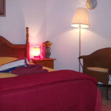 La Caleta Sleeps 4 Wifi