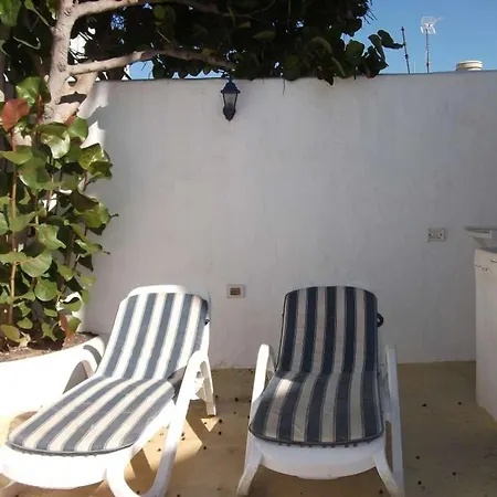 Apartament La Caleta Sleeps 4 Wifi