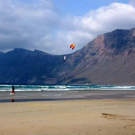 Daire La Caleta Sleeps 4 Wifi Famara